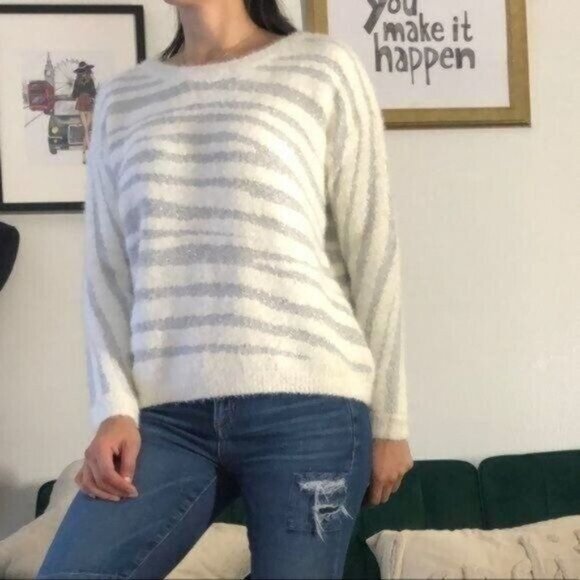 Loved+Adored Sweaters - Loved+Adored Silver & White Long Sleeve Sweater Warm Cozy Pullover Sweater S/M
